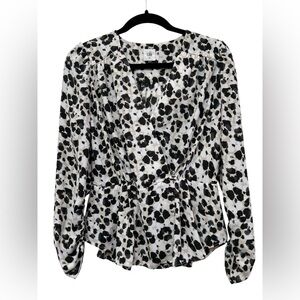 Cabi The Tastemaker Leopard Animal Print Surplice Peplum Blouse XS Ruched Sleeve